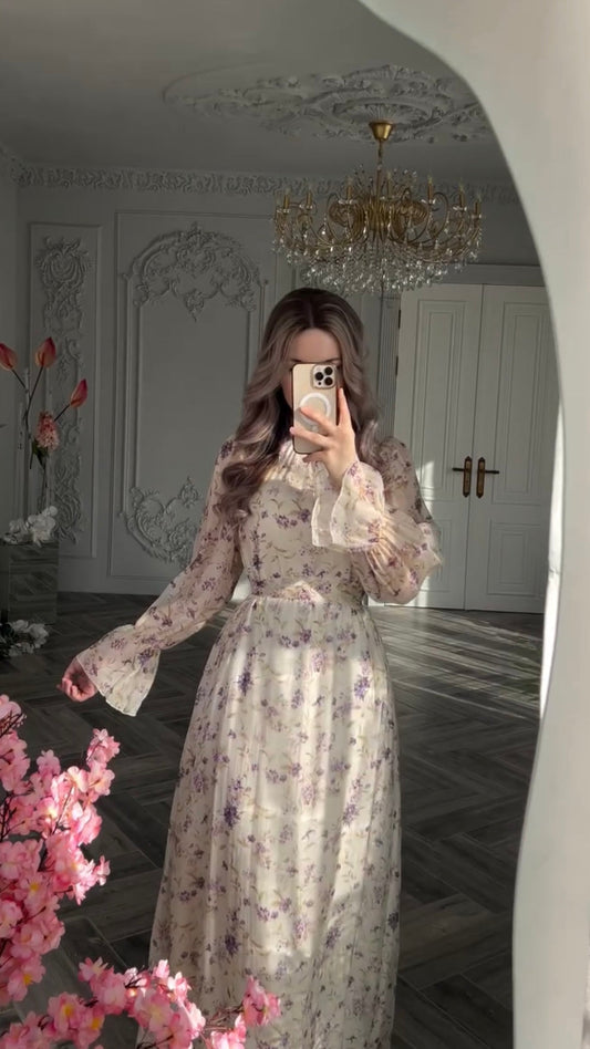 Maxi dress with lilac floral pattern