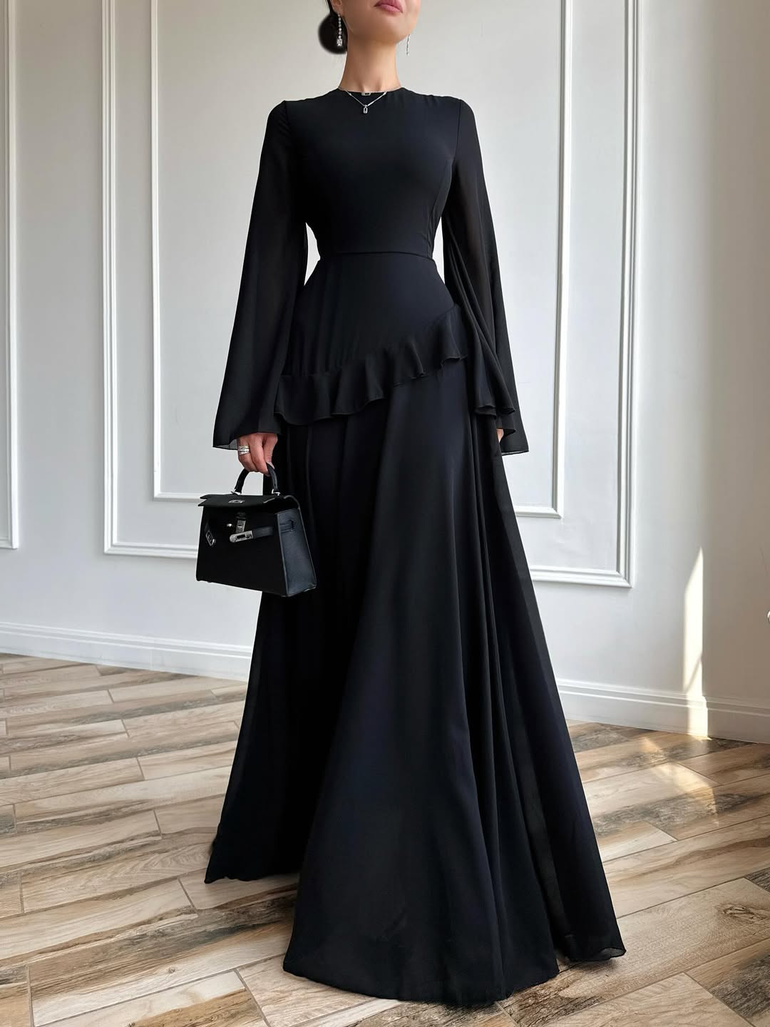 Maxikleid aus Chiffon mit Blütenapplikationen